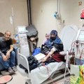 Kako doktori u Gazi donose bolne odluke zbog nedostatka opreme