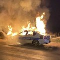 (Video, foto) požar u pola noći: U Banjaluci goreo policijski automobil, intervenisali vatrogasci