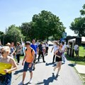 Manifestacija „Lakim koracima do dobrog zdravlja“ okupila stotine građana u šetnji od 5.000 koraka