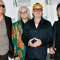 Grupa R.E.M. nastupila posle 13 godina: Poslušajte kako sada zvuči "Losing My Religion"