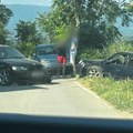 Sudar dva automobila na putu kod leskovačkog sela Navalin