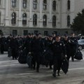 Mup: demantuje tvrdnje studenata i opozicije da je policija večeras na protestu kod SKC koristila zvučni top (video)