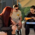Sanja Vučić snimljena sa dečkom: Zajedno slave, tu je i Ksenija! Pevačicu zadesila scena, počela da vrišti
