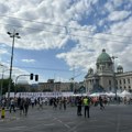 Počeo program ispred Skupštine, Pavlović kaže: „Pobedili smo“