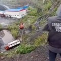 Autobus pao sa litice od 25 metara, stradalo najmanje 14 ljudi! Stravična nesreća u Rusiji (foto)