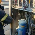 Prve fotografije s mesta požara na krovu Pošte: "Buknuo" rashladni uređaj
