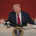 Tramp zapretio dodatnim napadima na Iran, mete će biti zvaničnici