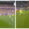 Kako izgledaju golovi kada ste glavni sudija u Premijer ligi? Ovako! (video)