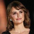 Пенелопе Круз размишља да положи возачки испит након што јој је Боно поклонио ауто