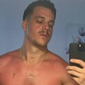 Pavle Mensur provocira samo tako: Objavio selfi, zaludeo lepši pol, jedan detalj svi su odmah primetili (Foto)
