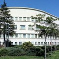 Opozicija u Skupštini Vojvodine sprečila izbacivanje Dejana Kulje nakon što mu je oduzeta reč (VIDEO)