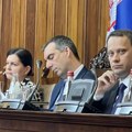 Vladimir Orlić nastavio da deli selektivnu pravdu na sednici Skupštine Srbije, opozicija ga pita da li dobro čuje na oba uha