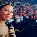 "Selfi mog života": Aleksandra Prijović se oglasila usred koncerta: Pevačica gestom oduševila publiku (foto)