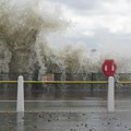 "Oluja kakva se dešava jednom u generaciji": Kiran pustoši Evropu, ima mrtvih: Talasi od 20 metara, snimljen mogući tornado…