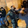 Incident prve noći Ramazana: Izraelska granična policija napala muslimanske vernike na ulazu u Brdo hrama (foto/video)