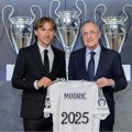 Luka Modrić igraće još jednu sezonu u Realu