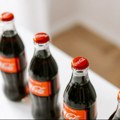 Coca-Cola povukla velike količine pića s europskog tržišta