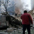 Stravičan napad na Kijev: Broje se mrtvi, traga se preživelima pod ruševinama: "Cele noći smo bili meta raketa i dronova"
