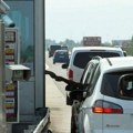 Naplatna rampa na auto-putu u Pakovraću nije blokirana: Građani pokušavaju, policija ne dozvoljava