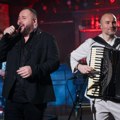 Bila si mi sve na svetu, SAD si samo nespokoj: Ove reči našeg pevača diraju pravo u srce, a pomogao mu je Aca Sofronijević…