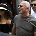 Isplivao snimak milijardera na Ibici: Loren se polomila na plesnom podijumu, a pogledajte šta radi Džef Bezos