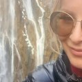 Policijski inspektor ne štedi ni dinara za pevačicu Ostavila je kolegu, zaljubila se i dobila nekretninu od 1.269 metara…