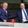 Dao nagradu Trampu pa hitno pod istragom: Predsednik FIFA u nevolji!