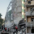 Teška noć za Kijev: Veliki ruski napad, pogođen stambeni soliter, deca među ranjenima