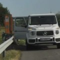 Drama na auto-putu nakon nastupa u Beču: Pevaču pukla guma usred vožnje (FOTO)