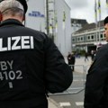 Policajac preživeo zahvaljujući panciru: U Nemačkoj u toku potera za opasnim beguncem sa Psihijatrijske klinike