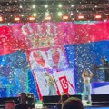 (Video) Zastava Srbije na koncertu Rikija Martina: Svetska zvezda se obratila publici: "Energija, igra, osmeh, hvala vam"