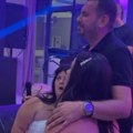 Napravila im bajkovitu proslavu! Influenserka ćerkama sa Daunovim sindromom proslavila 18. rođendan: Devojčice u belim…