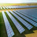 Gugl pokreće solarnu elektranu sa baterijama na bazi cinka