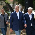 Vučić obišao preduzeće "Agrokons d.o.o."; Najavio nove kilometre na putu Feketić-Vrbas