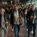 Građani Beograda izašli na ulice: Ovako izgleda proslava izbornih rezultata