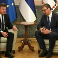 „Potrebna nedvosmislena reakcija EU“: Vučić razgovarao sa Lajčakom o potezima Prištine