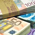 Srednji kurs dinara za evro danas 117,2090 dinara, za dolar 111,6914 dinara