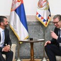 Selo gori a diplomatija jača: Sastanak Vučića i Trampa Mlađeg o odnosima Srbije i SAD