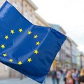 Sektor usluga u manjem padu i u evrozoni i u EU u februaru