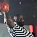 VIDEO Šek u Nemačkoj igrao basket: Obrukao se u šutiranju trojki, pa delio asistencije kao Jokić