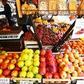 Koliko su cene trešanja, kajsija, malina i ostalog voća porasle u Srbiji ove godine?