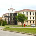 Protest učenika u Kragujevcu: Okrenuta leđa profesoru zbog smene razredne starešine
