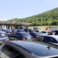 POPUŠTAJU GUŽVE NA GRADINI: Posle višesatnih čekanja, sada se granica prelazi za oko sat vremena [VIDEO]