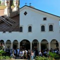 Vaša pisma - M.S. Nema rukohvata i pristupne rampe u Tijabarskoj crkvi za OSI. Krasić odgovorio: Potrudićemo se da rešimo…