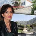 (Video) Letnji hram, svuda bele zavese: Ovako izgleda unutrašnjost milionske vile Jugoslava i Elene Karić u Crnoj Gori…
