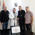 Članovi Pokreta Srce Heroja uručili zahvalnicu direktoru UKC profesoru dr. Slobodanu Milisavljeviću