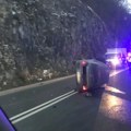 Prevrnuo se auto na magistrali