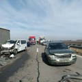 Sudar pet vozila kod Tošinog bunara, bez povređenih