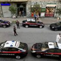 Drama u Napulju: pljačkaši držali taoce pa pobegli kroz kanalizaciju