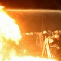 (Foto, video) Totalni haos u Tirani: Žestoki sukobi na protestu opozicije, ulice gorele, došli do Ramine kancelarije…